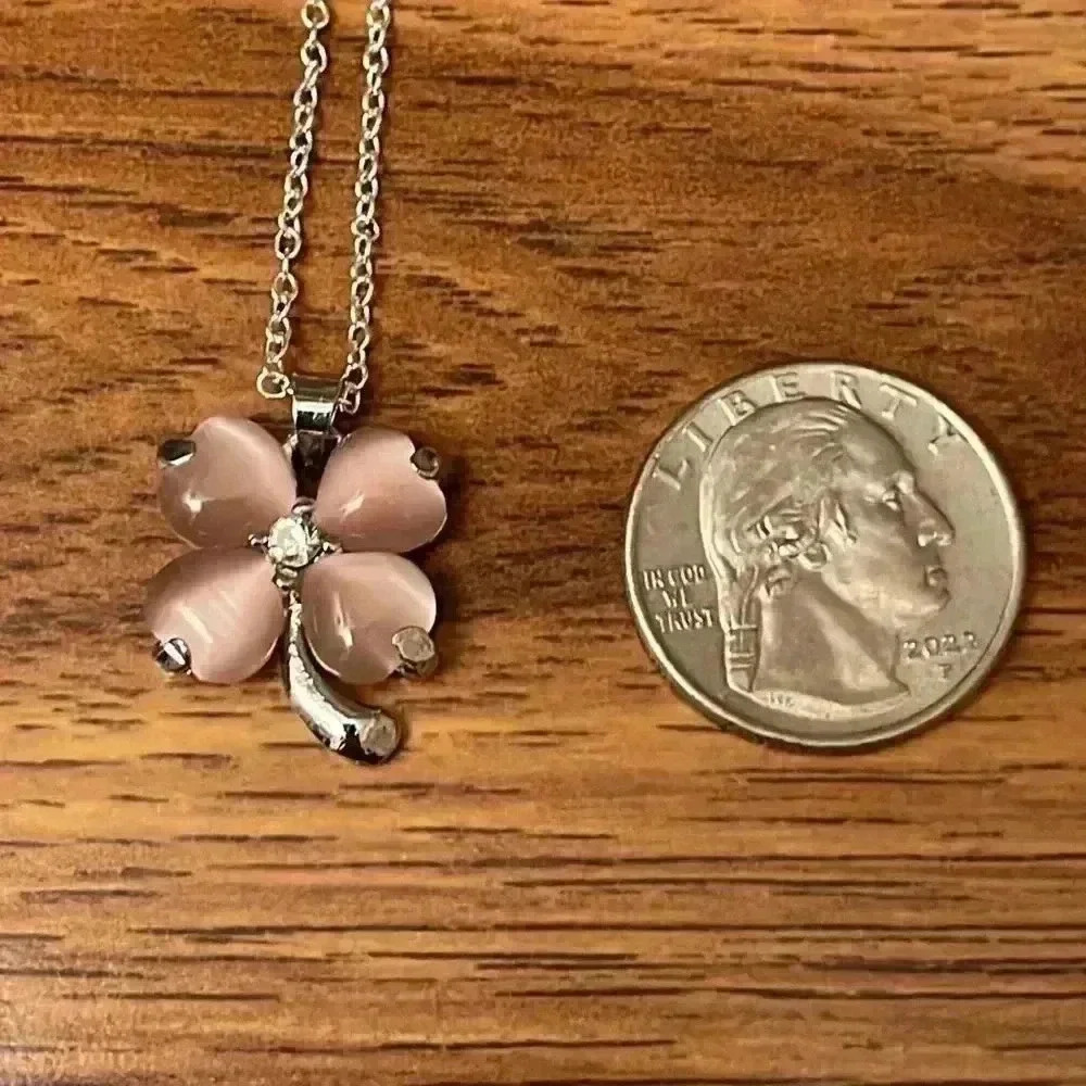 Vintage Rose Quartz Cats Eye Four Leaf Clover Pendant and Necklace - Picture 2 of 10